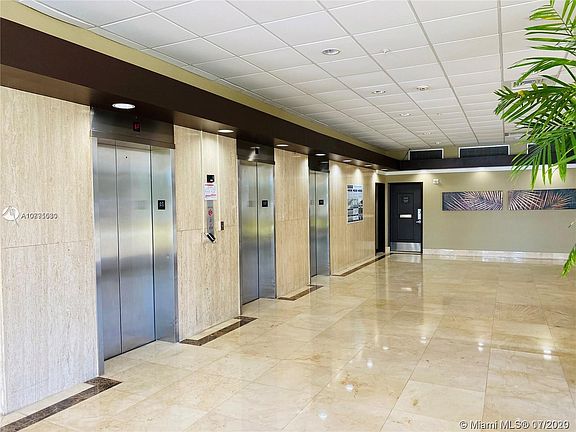 5th image of 400 Kings Point Dr APT 618