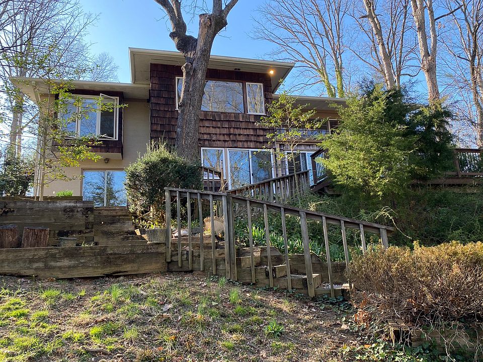 Rear of home, facing lake