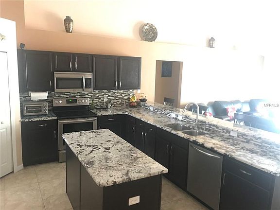 4th image of 2454 Omaha Dr