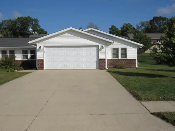 708 W Washington St, Monticello, IA 52310