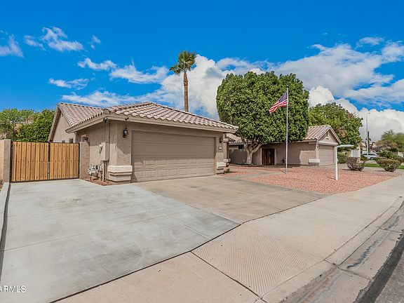 4th image of 1584 W LARK Drive