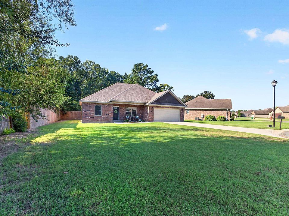 1st image of 104 Heather Ln