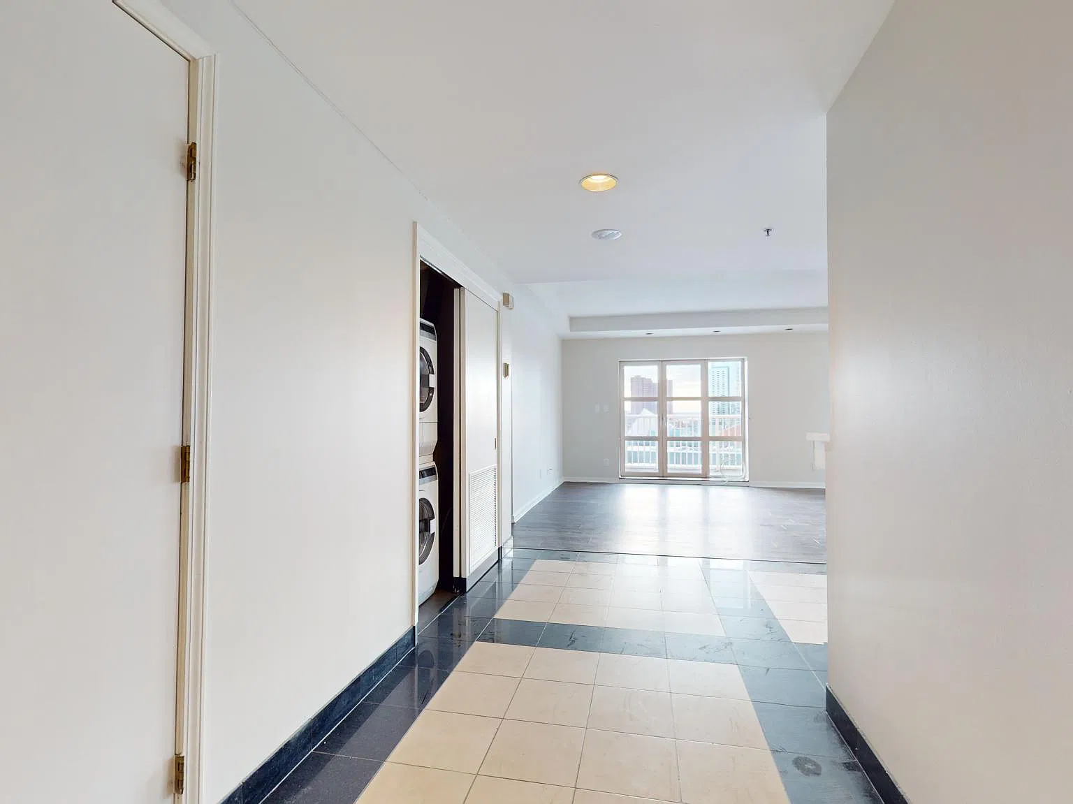 1 bed, 1304 sqft, $2,200 — Photo 4
