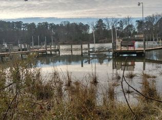 39 S Glebe Rd, Montross, VA 22520