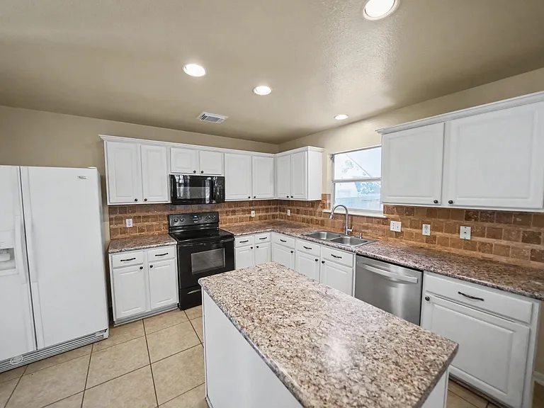 194 Laceleaf Ln — Photo 18