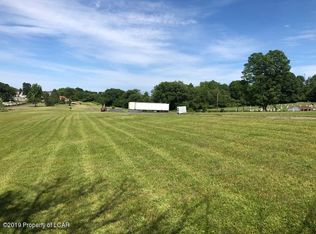 E Field St, Nanticoke, PA 18634