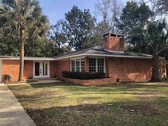 3rd image of 3956 Dunwoody Dr