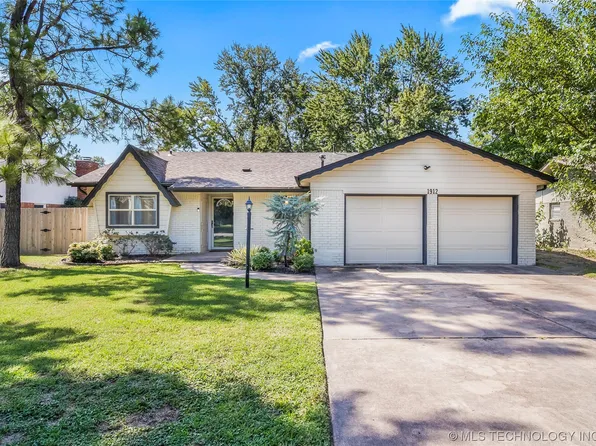 1912 E 55th Pl, Tulsa, OK 74105