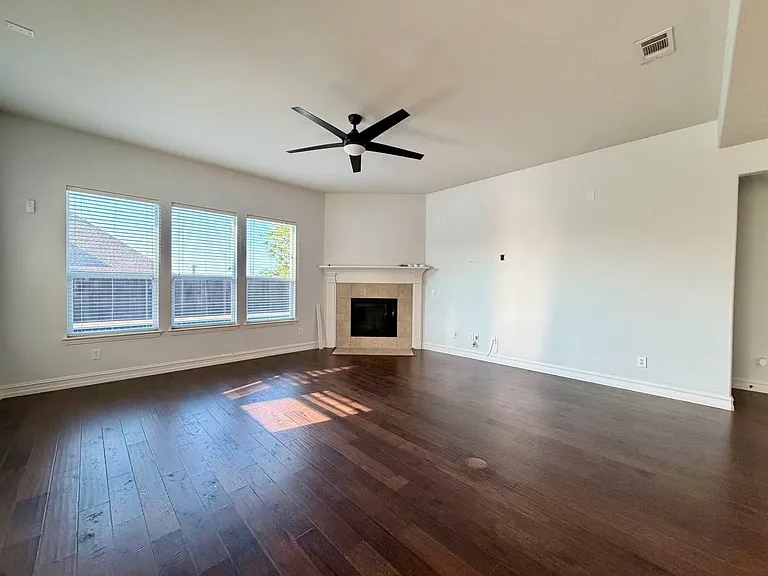 226 Boxwood Ln — Photo 10