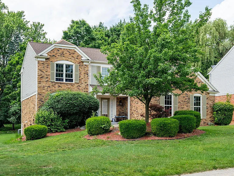 1141 Sandy Ridge Dr — Photo 2