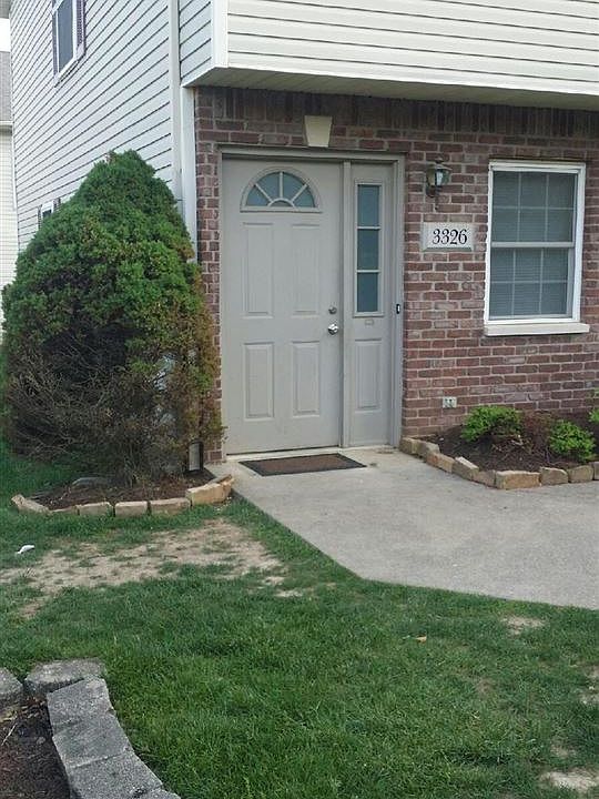 1st image of 3326 S Oaklawn Cir