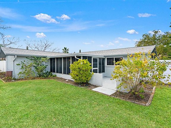 5th image of 9420 Regina Ln