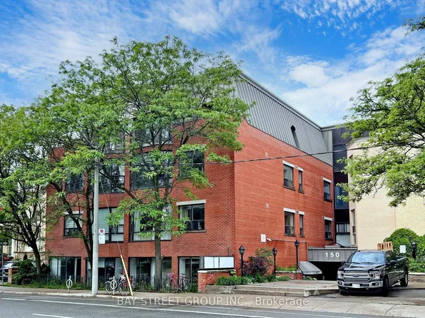 150 Beverley St #2E, Toronto, ON M5T 1Y5
