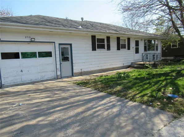 208 E Mosier St, Pleasant Hill, IL 62366