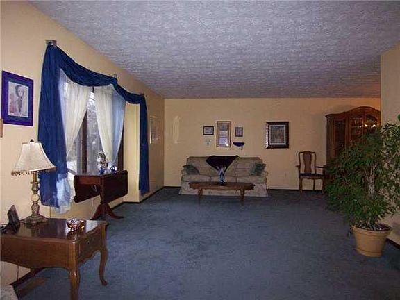 2nd image of 101 Joellen Dr
