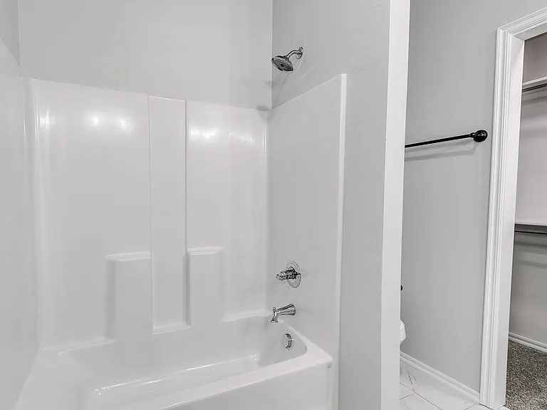 930 Chase Ln — Photo 29
