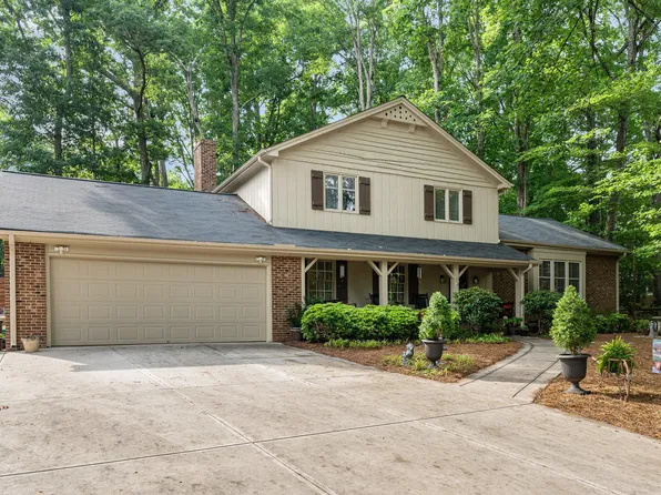 125 Amesbury Ln, Cary, NC 27511
