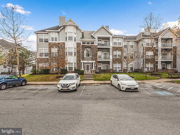 2nd image of 3521 Piney Woods Pl #202