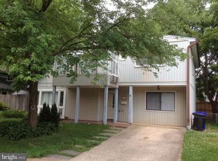 1105 N Rochester St, Arlington, VA 22205