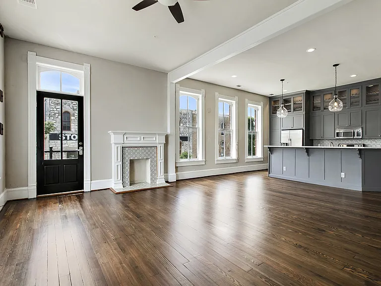 202 N Lbj Dr — Photo 33