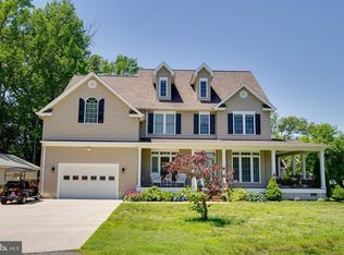 301 Lossing Ave, Colonial Beach, VA 22443