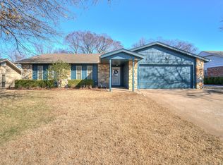 916 Lariat Dr, Bartlesville, OK 74006