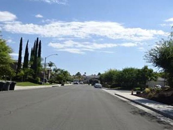 Exterior Neighborhood (street photo)