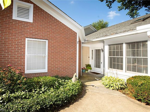 4th image of 225 Westwind Dr APT 23