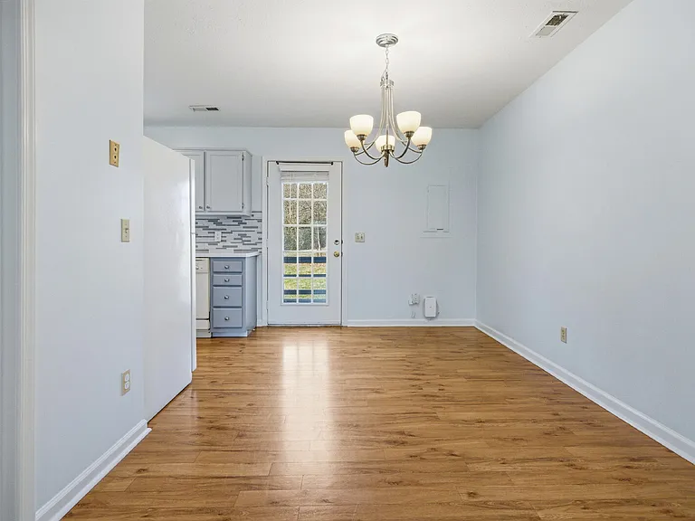 830 Vine St — Photo 13