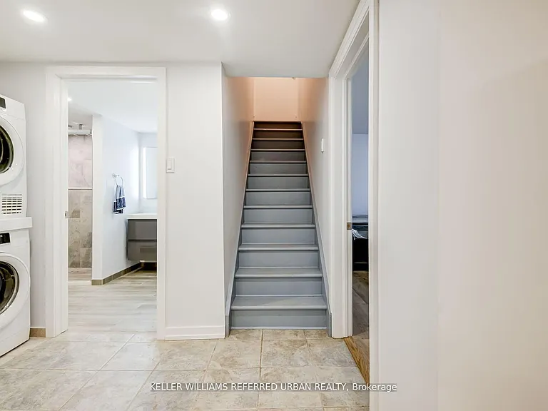 2556 Lake Shore Blvd W #LOWER — Photo 4