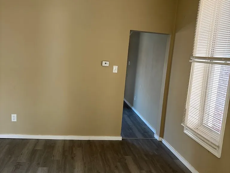 3937 Iowa Ave — Photo 9