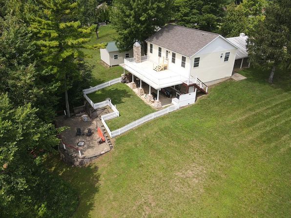 6 Lake Holiday Ln