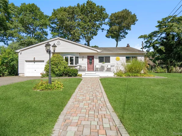 15 Parkwood Drive, Mastic Beach, NY 11951