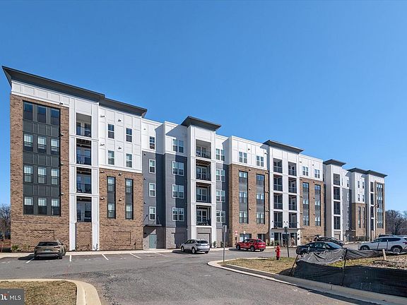 2nd image of 78 Old Mill Bottom Rd N #211