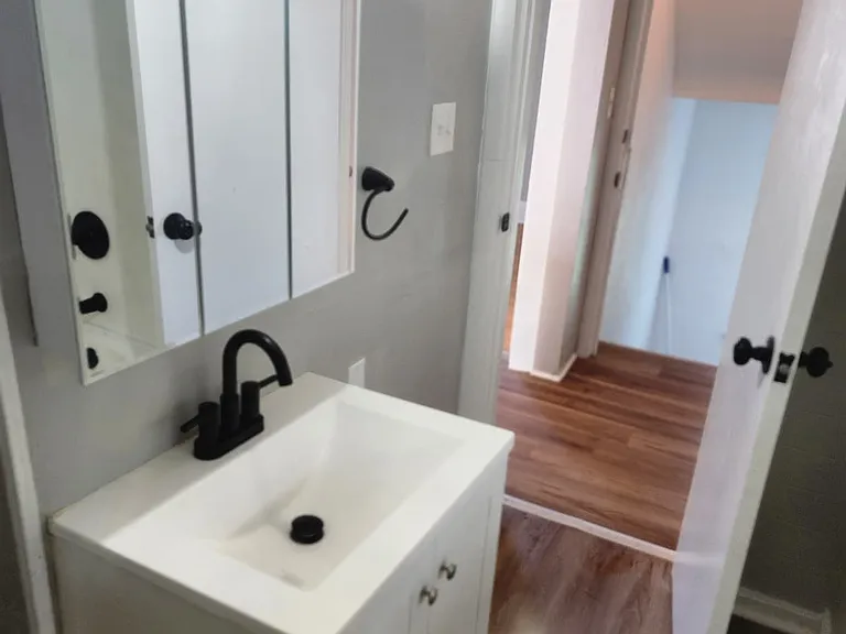 11716 Parkhill Ave #UP — Photo 6