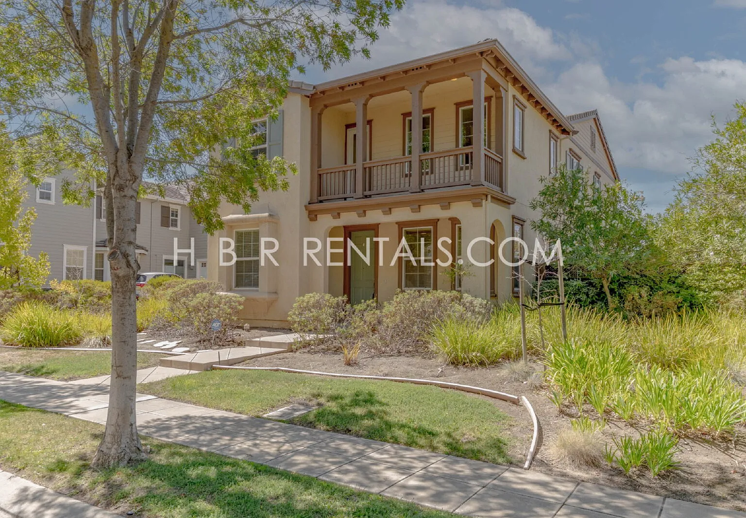 5 bed, 4.0 bath, 3389 sqft, $3,500 — Photo 2