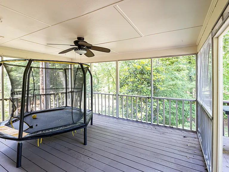 2124 Rockland Ct — Photo 49