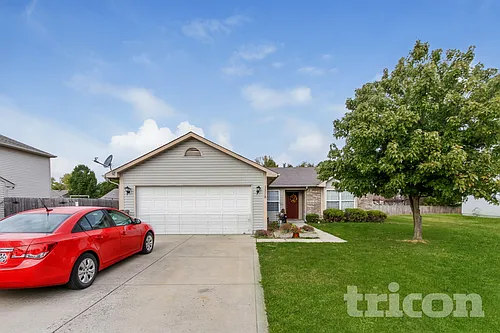 6404 Colonnade Ct Photo 1