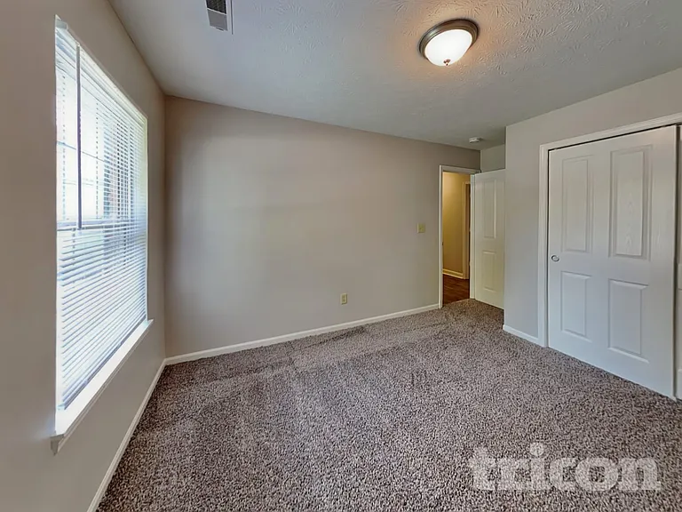 12758 Sovereign Ln — Photo 12