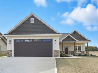 6476 Mickelson Ln, Lima, OH 45805