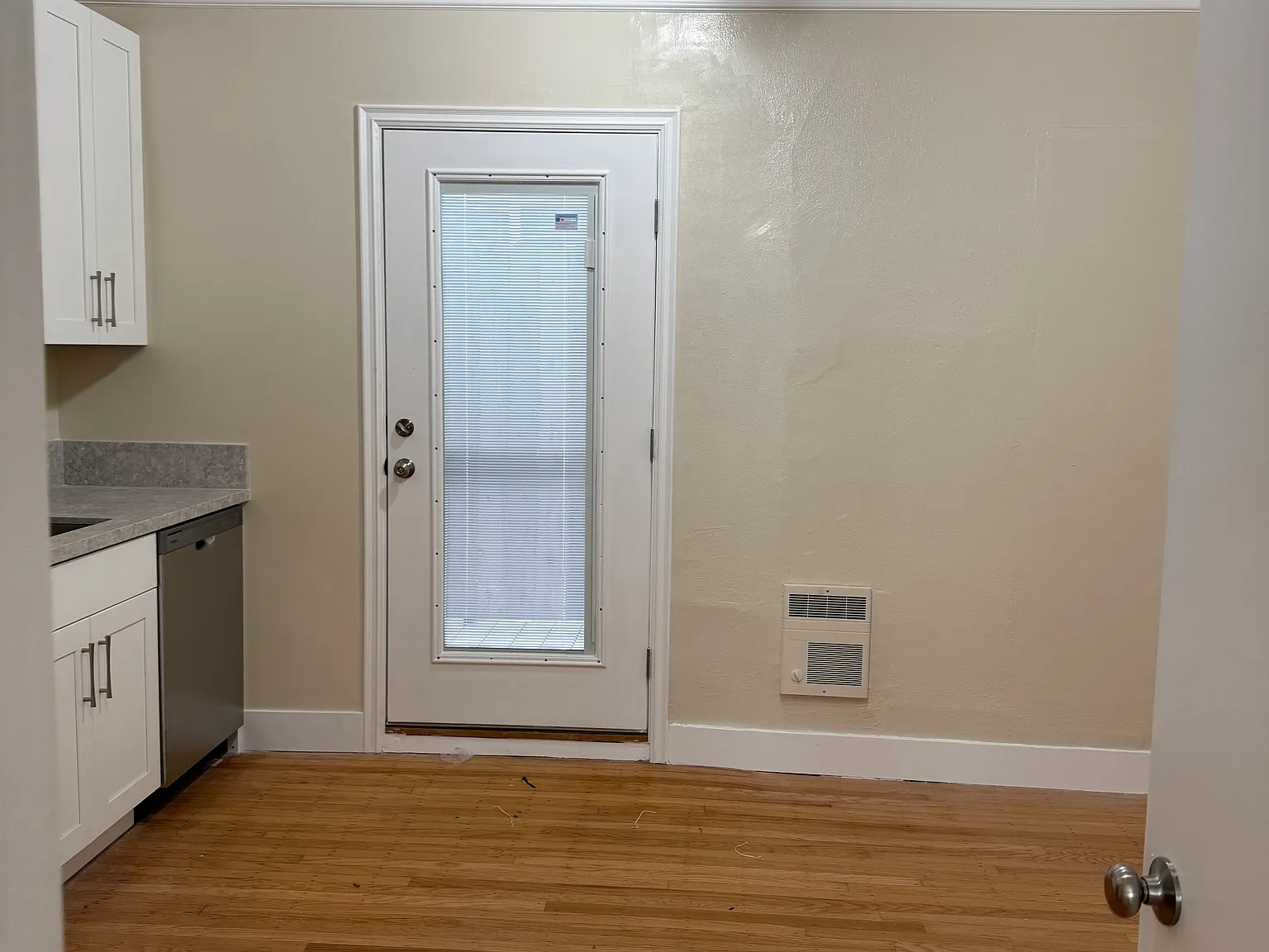 Studio, 460 sqft, $2,600 — Photo 2