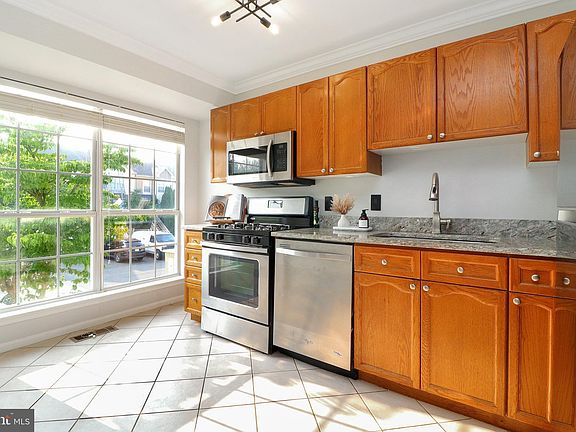 4th image of 14141 Autumn Cir
