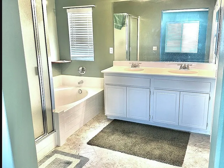 18468 Hillview Ln — Photo 10