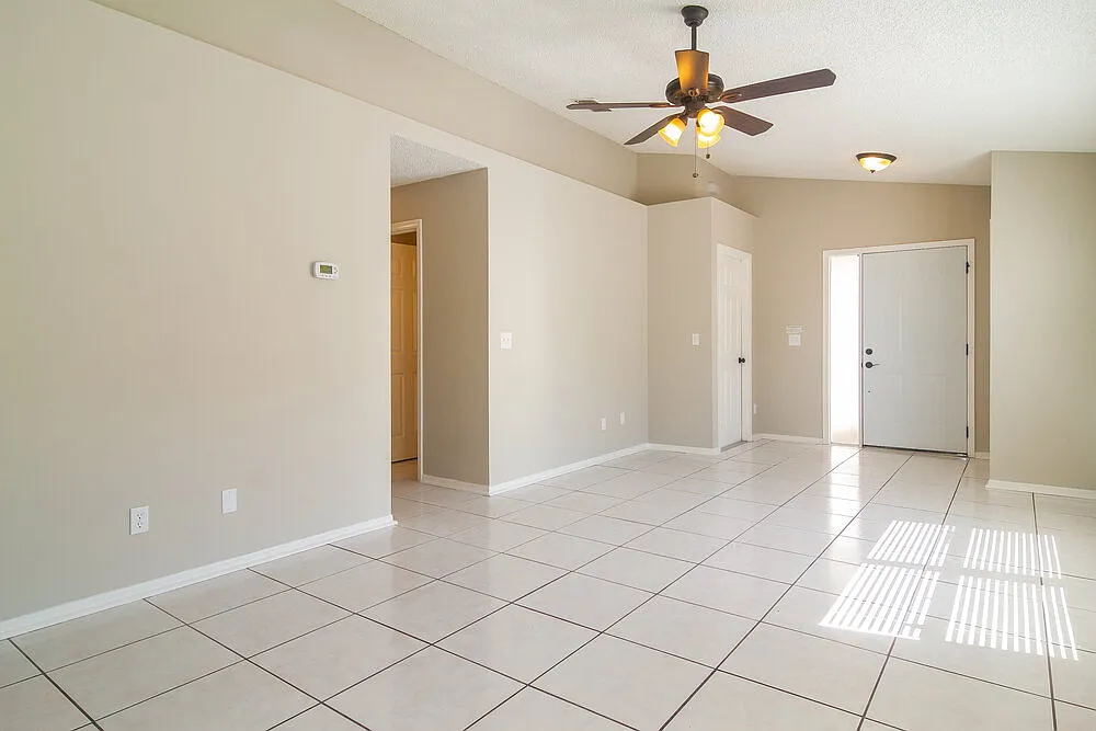 3 bed, 2.0 bath, 1149 sqft, $2,150 — Photo 4