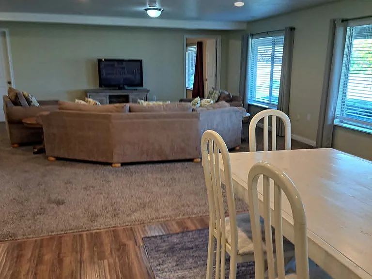 334 W Shadow Ridge Dr — Photo 6