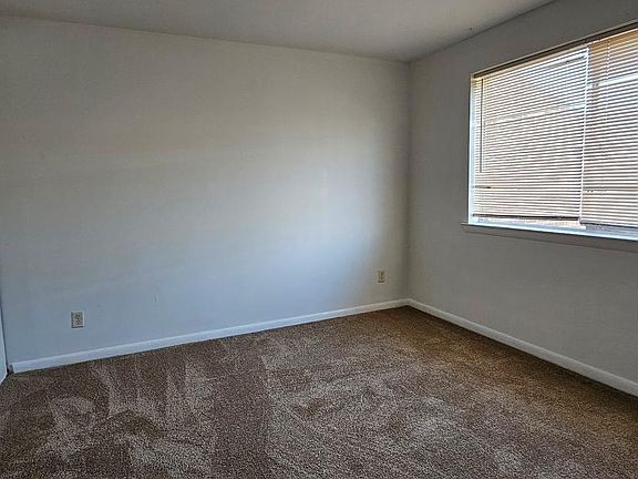 5th image of 1920 Naylor Rd SE APT 307