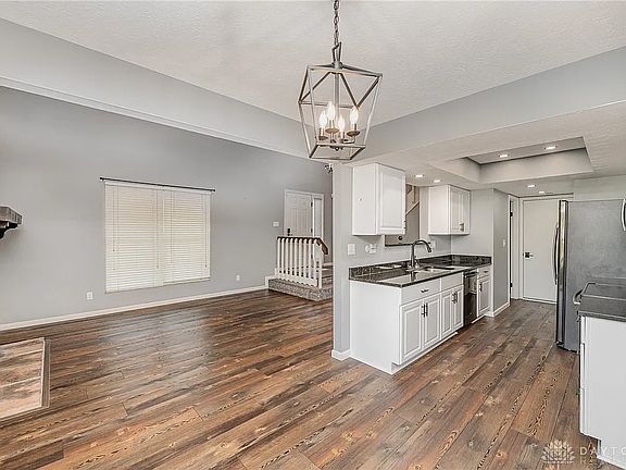 5th image of 2331 Fieldstone Cir