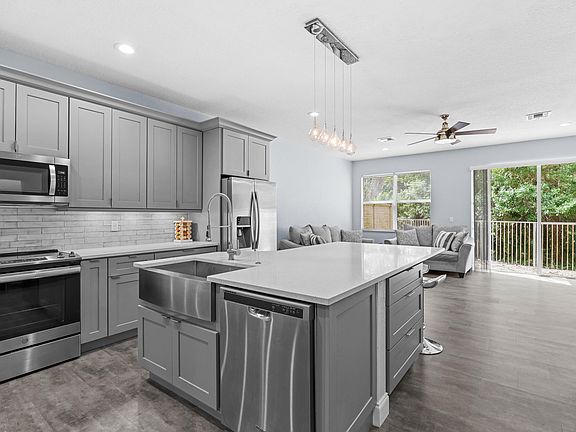 4th image of 5430 SE MOSELEY Drive