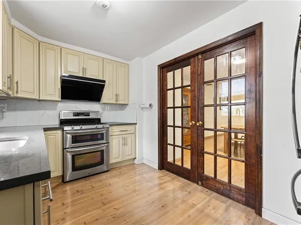 1715 East 35th Street image 9 of 32