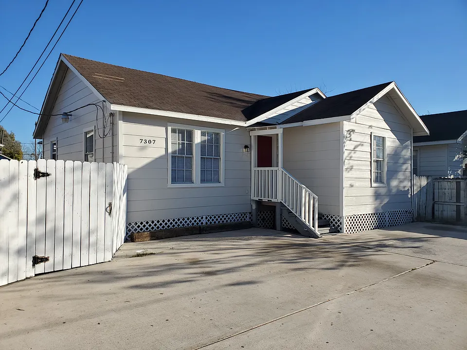 7307 Avenue H #D